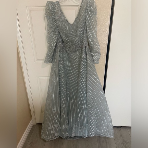 Modessa Couture formal sequined dress. Light emerald green and silver color. - Picture 10 of 12